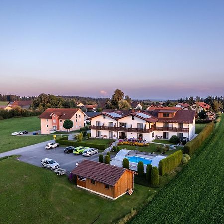 Pension Ambros Büchlberg Екстериор снимка