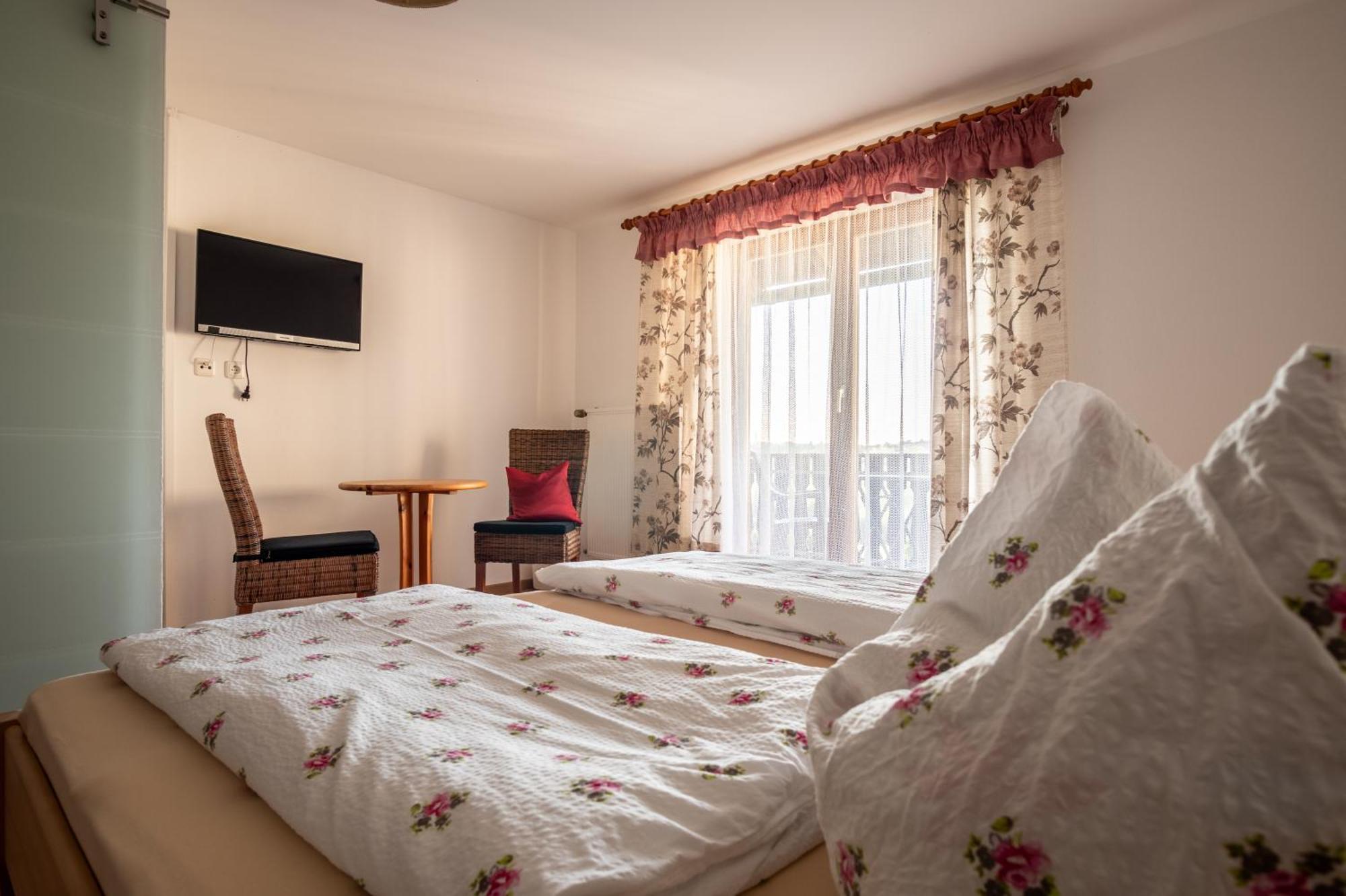 Pension Ambros Büchlberg Екстериор снимка