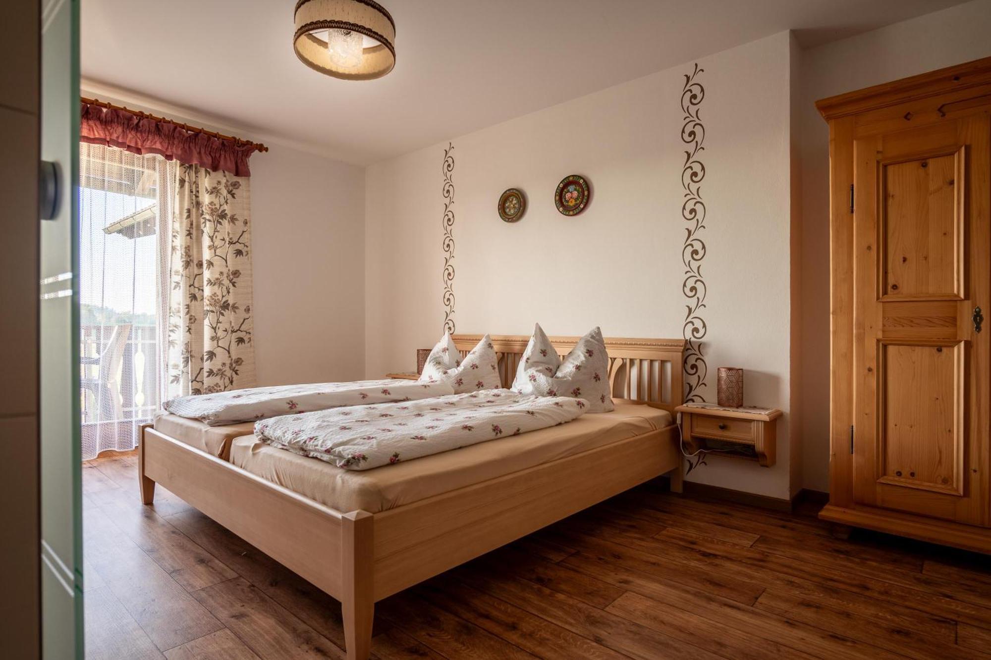 Pension Ambros Büchlberg Екстериор снимка