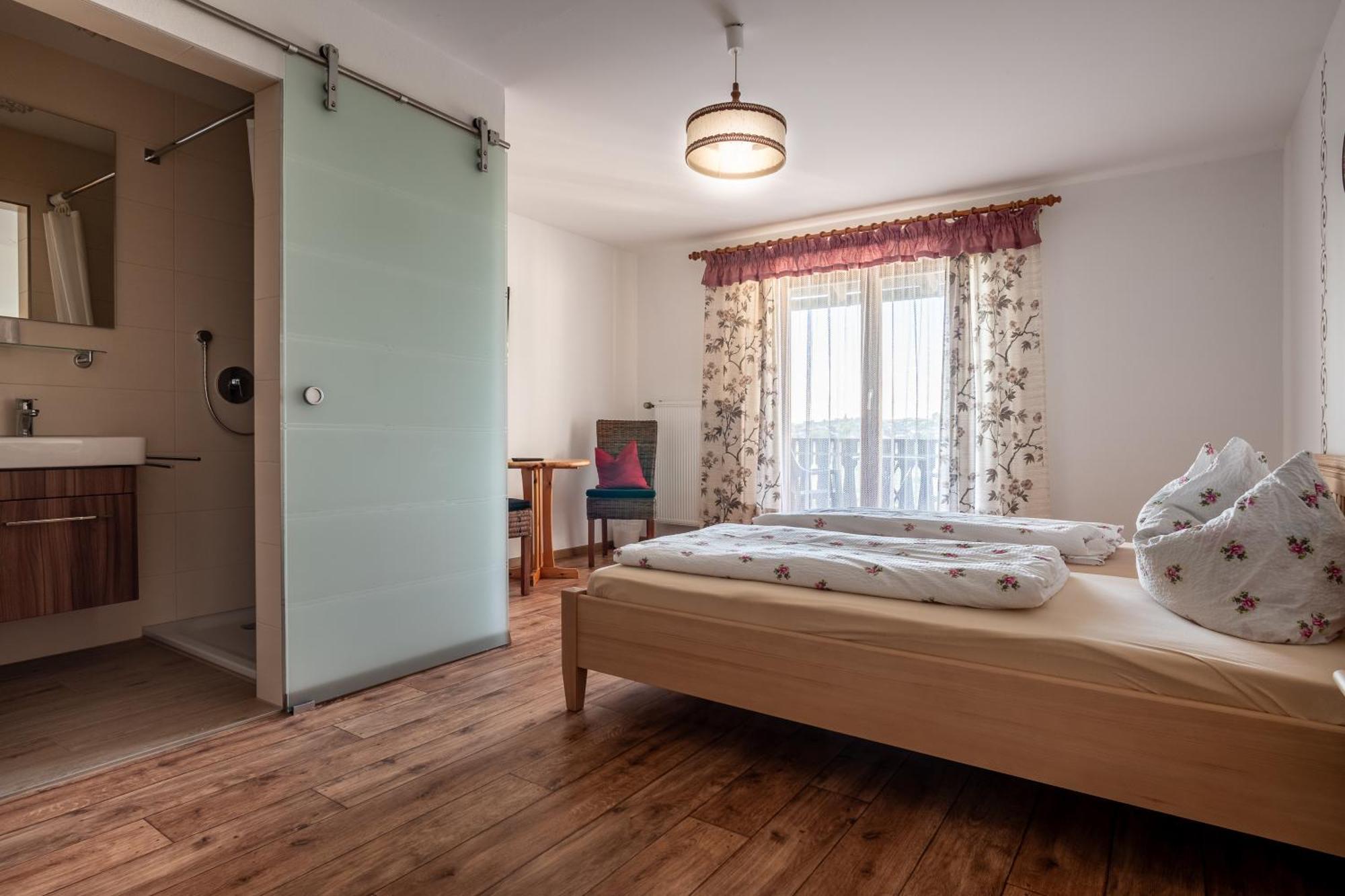 Pension Ambros Büchlberg Екстериор снимка